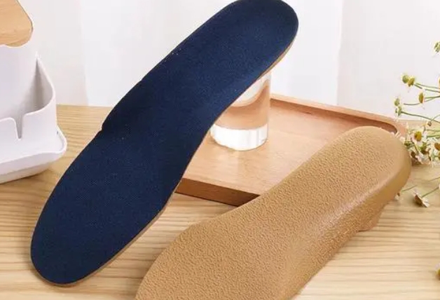 Which is better, EVA insoles or latex insoles?